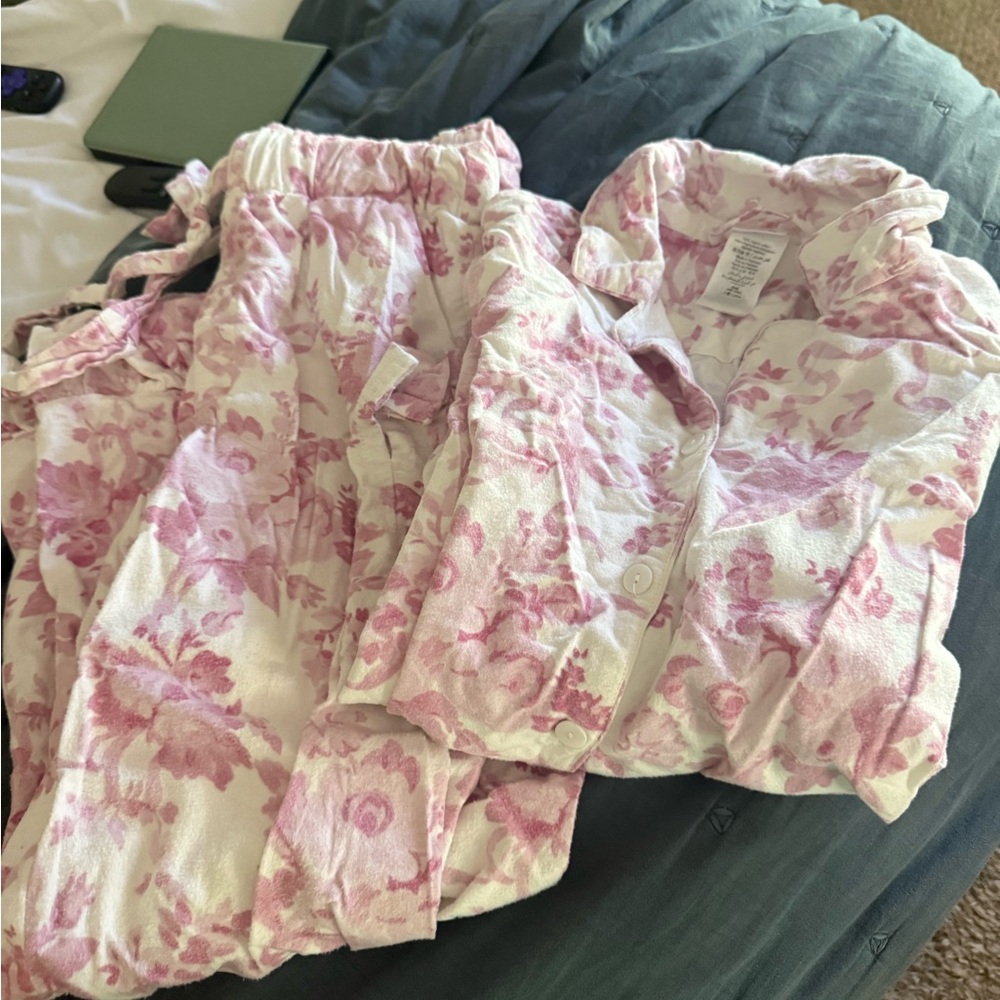 Love shack fancy x pottery barn pink flannel pajama set! Size small! - Picture 2 of 4